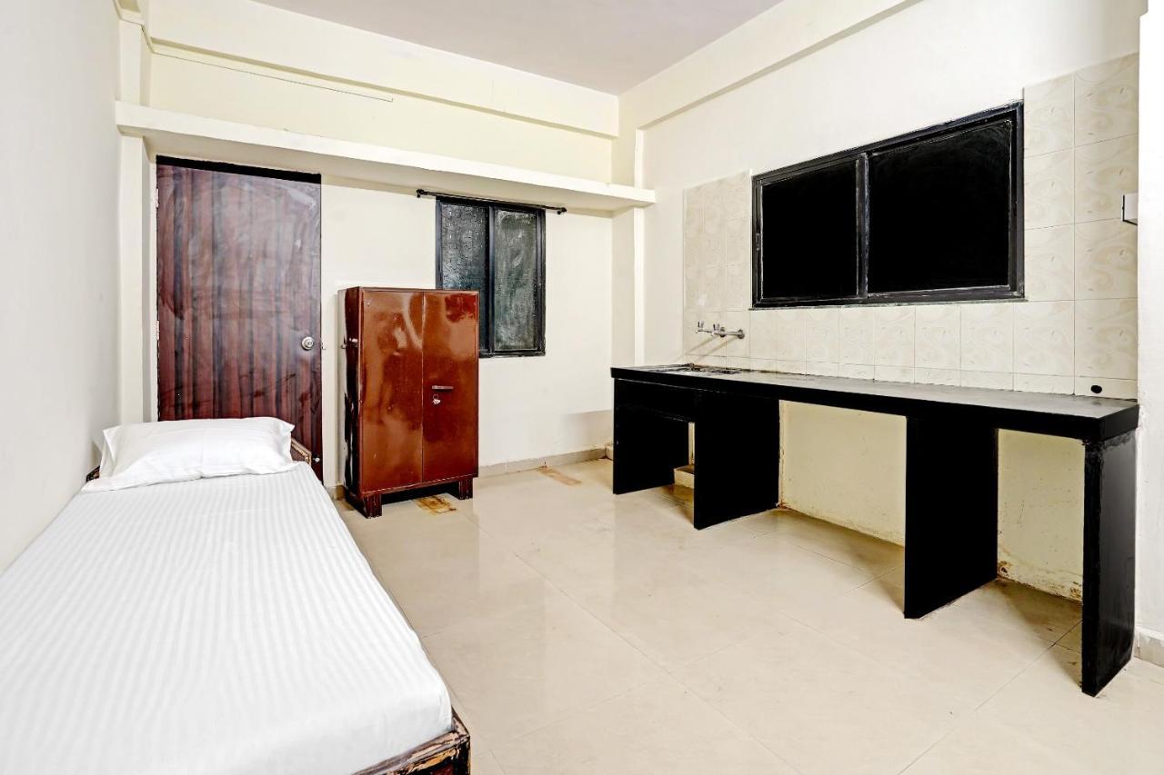 Amba Executive An Apartment Hotel Mundhva 외부 사진