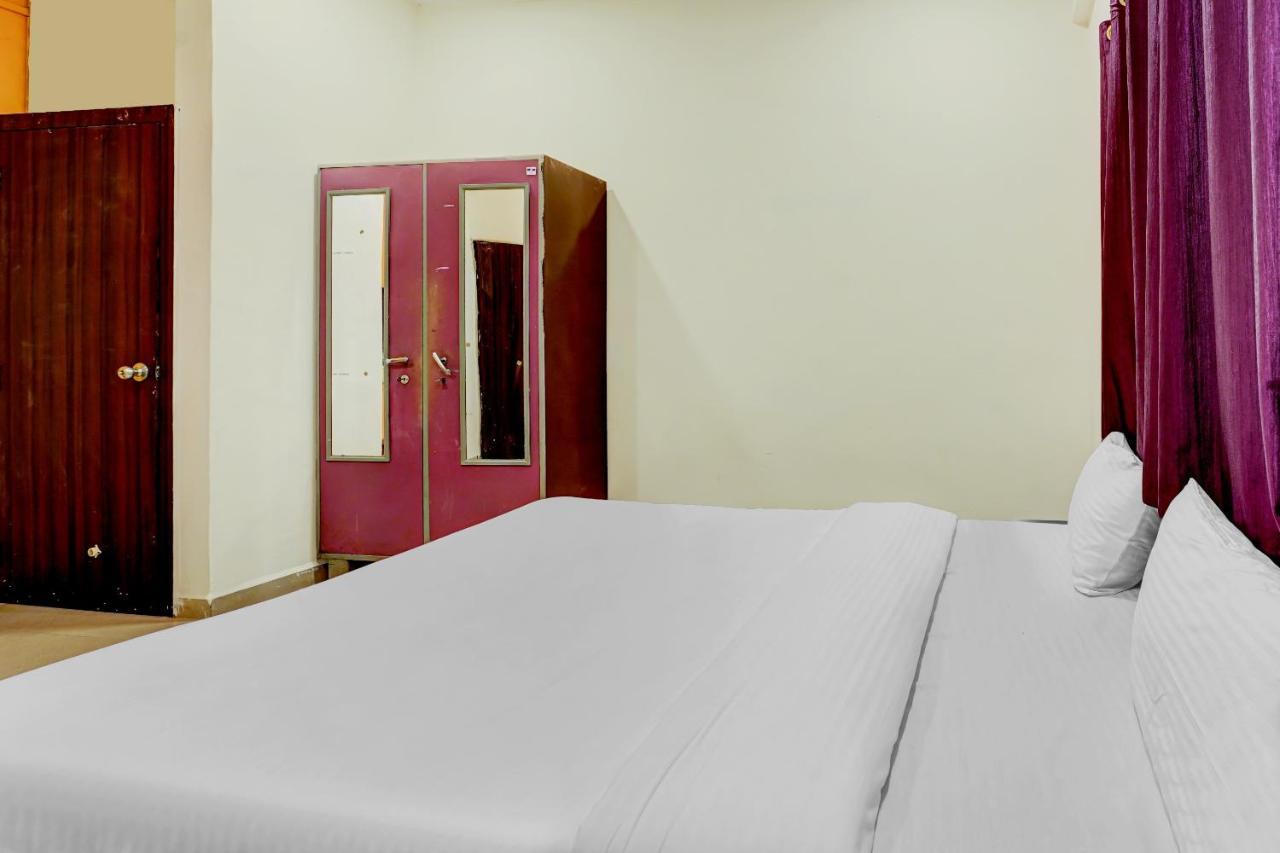 Amba Executive An Apartment Hotel Mundhva 외부 사진