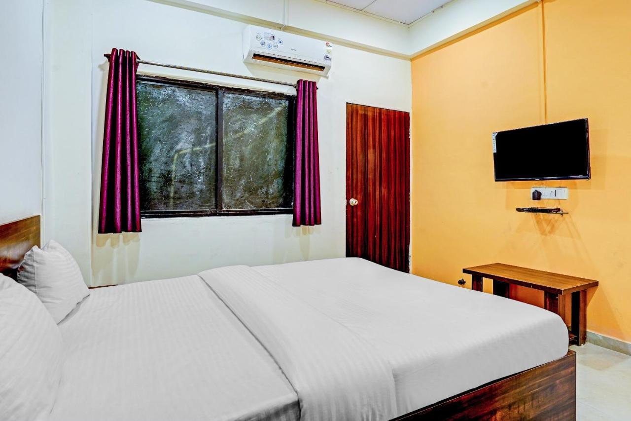Amba Executive An Apartment Hotel Mundhva 외부 사진