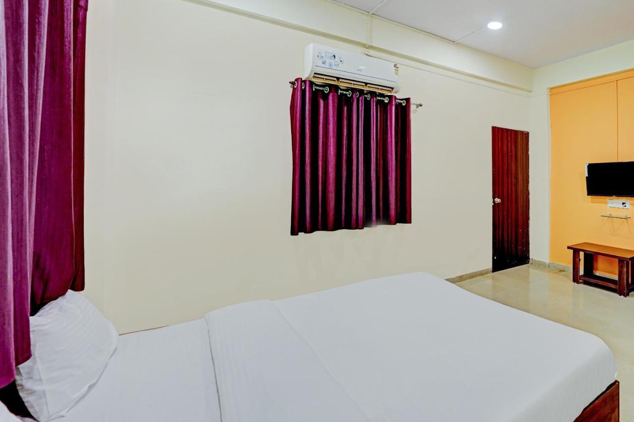 Amba Executive An Apartment Hotel Mundhva 외부 사진
